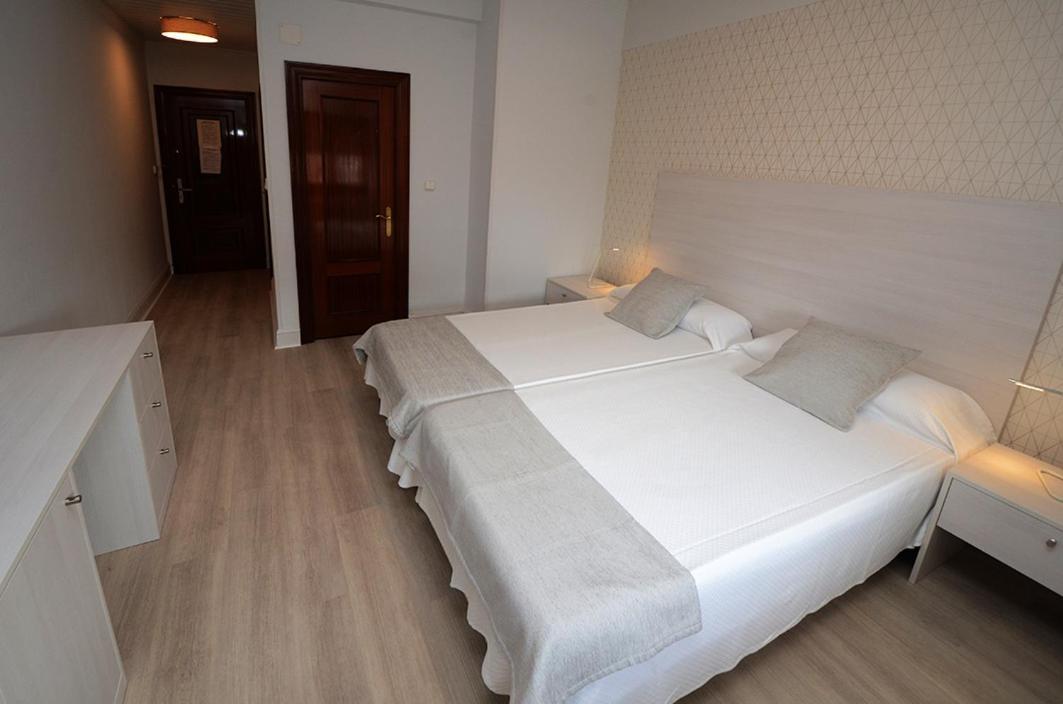 Hostal Vista Alegre Кастро-Урдіалес Екстер'єр фото