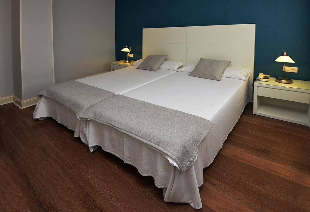 Hostal Vista Alegre Кастро-Урдіалес Екстер'єр фото