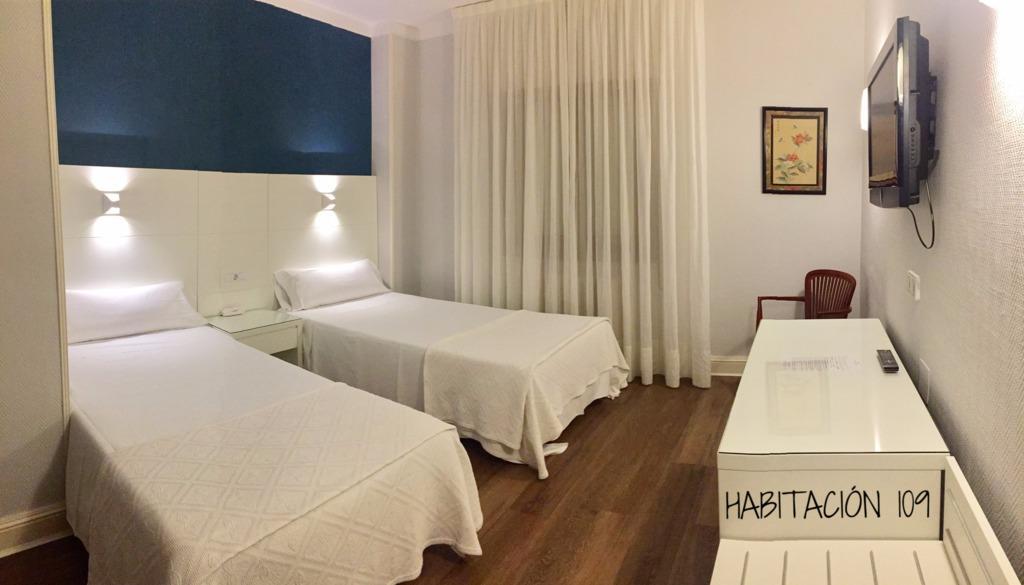 Hostal Vista Alegre Кастро-Урдіалес Екстер'єр фото