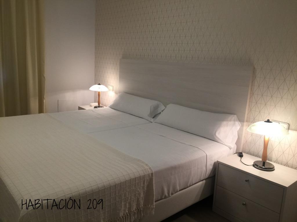 Hostal Vista Alegre Кастро-Урдіалес Екстер'єр фото