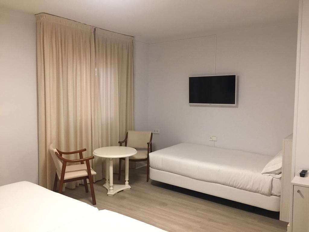 Hostal Vista Alegre Кастро-Урдіалес Екстер'єр фото